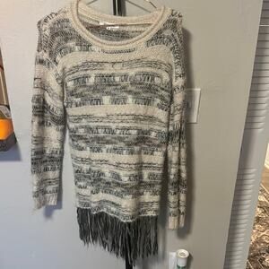 Chic Gray and Cream Sweater with Fringe